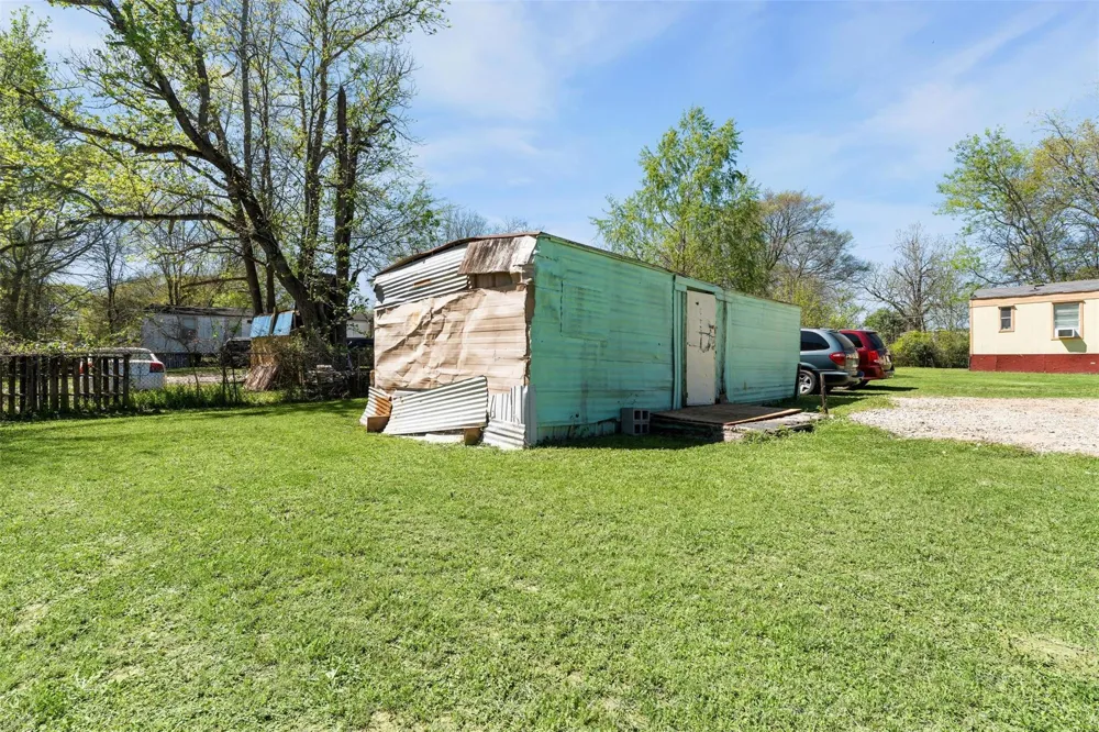 606 S Pine Hill Street Pinehurst, TX 77362