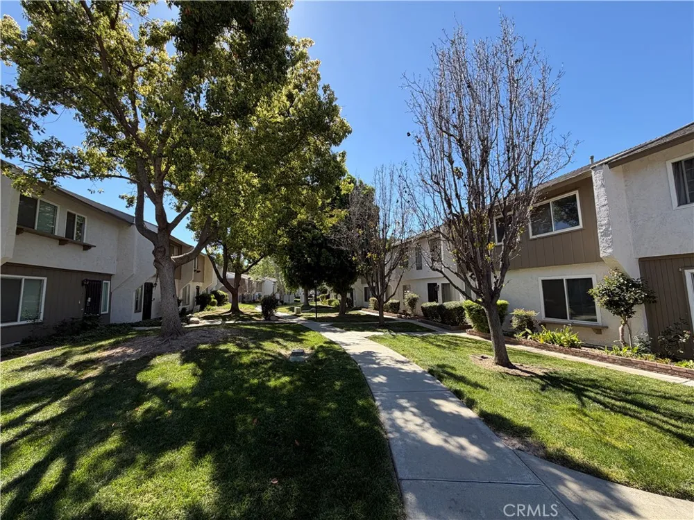 1091 Clark Riverside, CA 92501