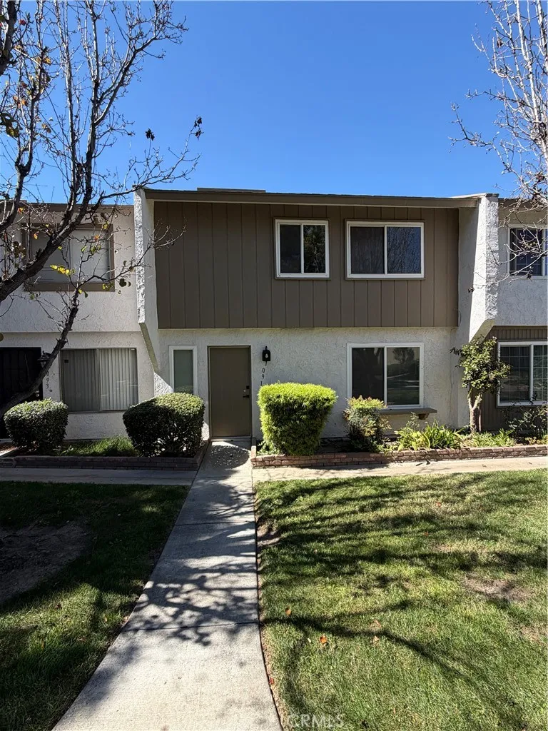 1091 Clark Riverside, CA 92501