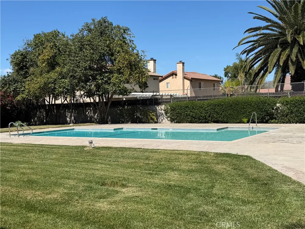 1091 Clark Riverside, CA 92501