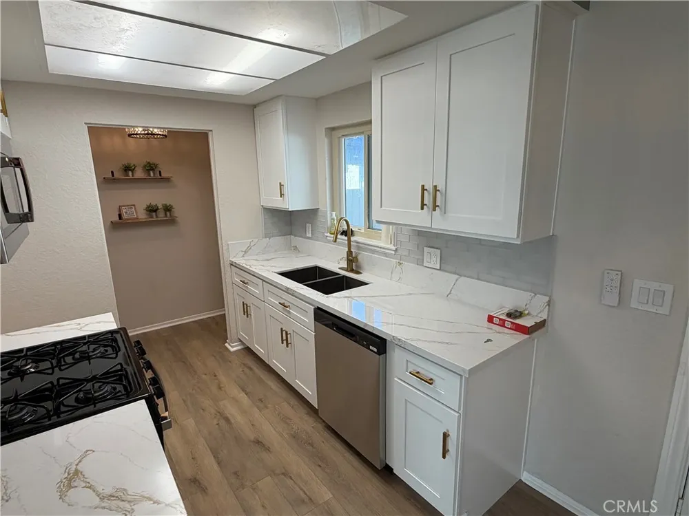 1091 Clark Riverside, CA 92501