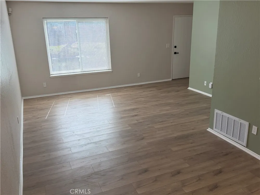 1091 Clark Riverside, CA 92501
