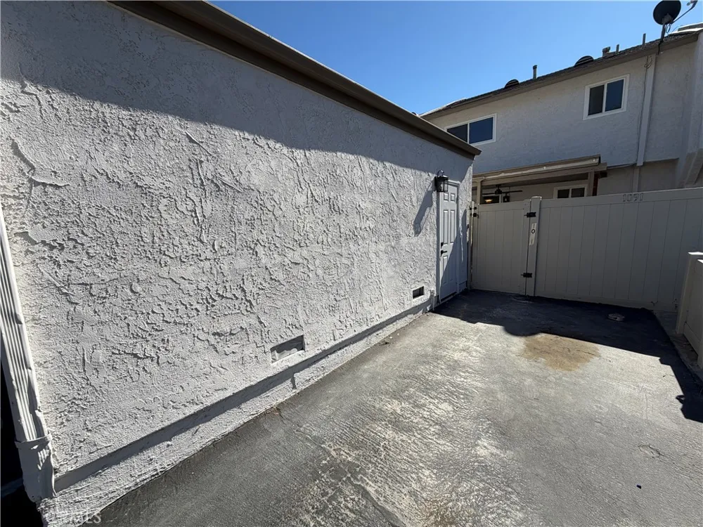 1091 Clark Riverside, CA 92501