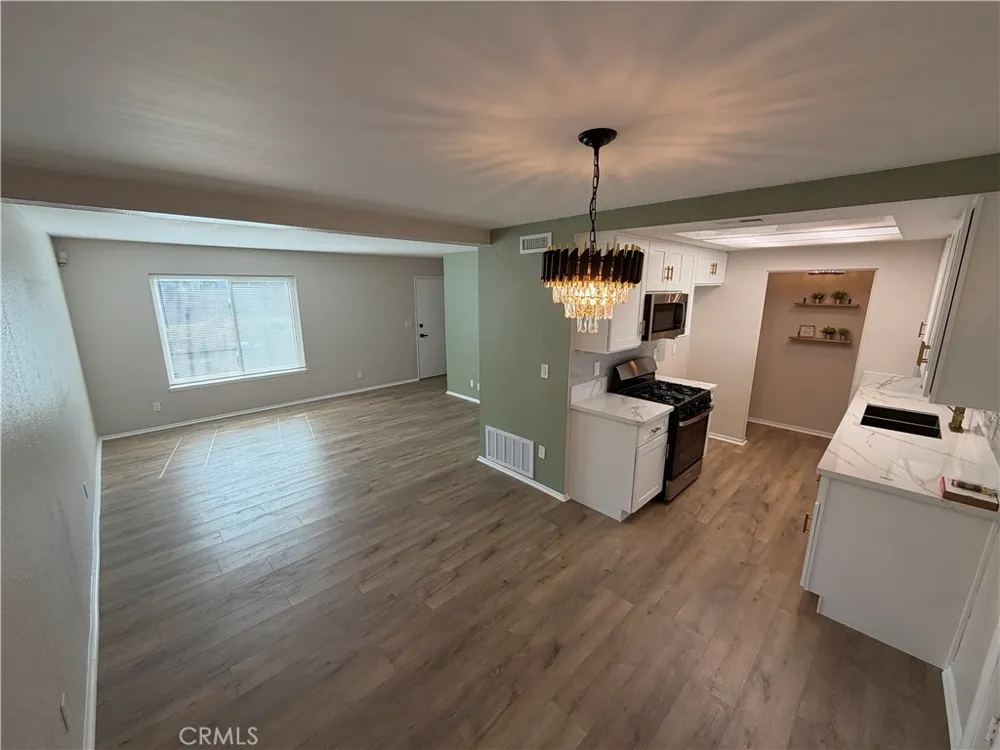 1091 Clark Riverside, CA 92501