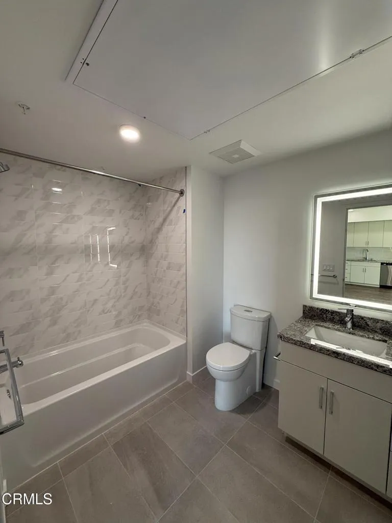 18900 Parthenia Street #102 Northridge, CA 91324
