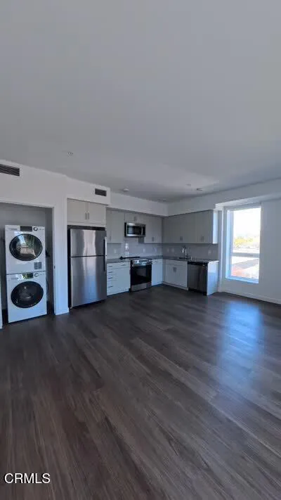 18900 Parthenia Street #102 Northridge, CA 91324