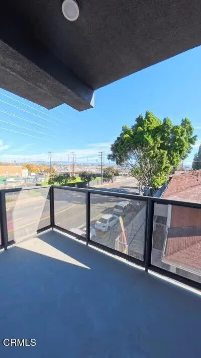18900 Parthenia Street #102 Northridge, CA 91324