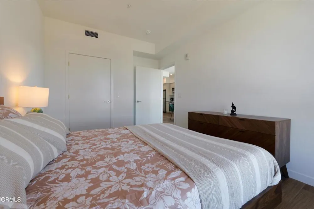 18900 Parthenia Street #102 Northridge, CA 91324