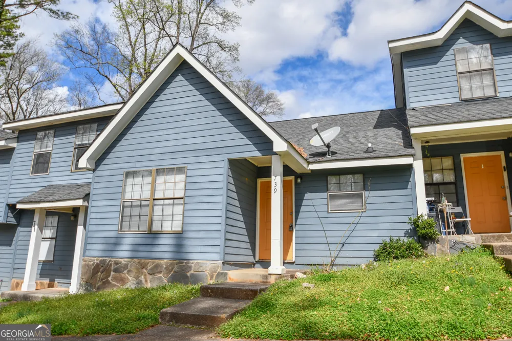 735 Oak DR Hapeville, GA 30354