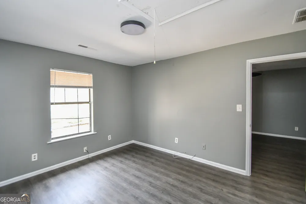 735 Oak DR Hapeville, GA 30354