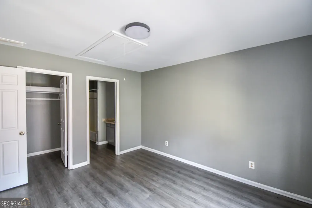 735 Oak DR Hapeville, GA 30354