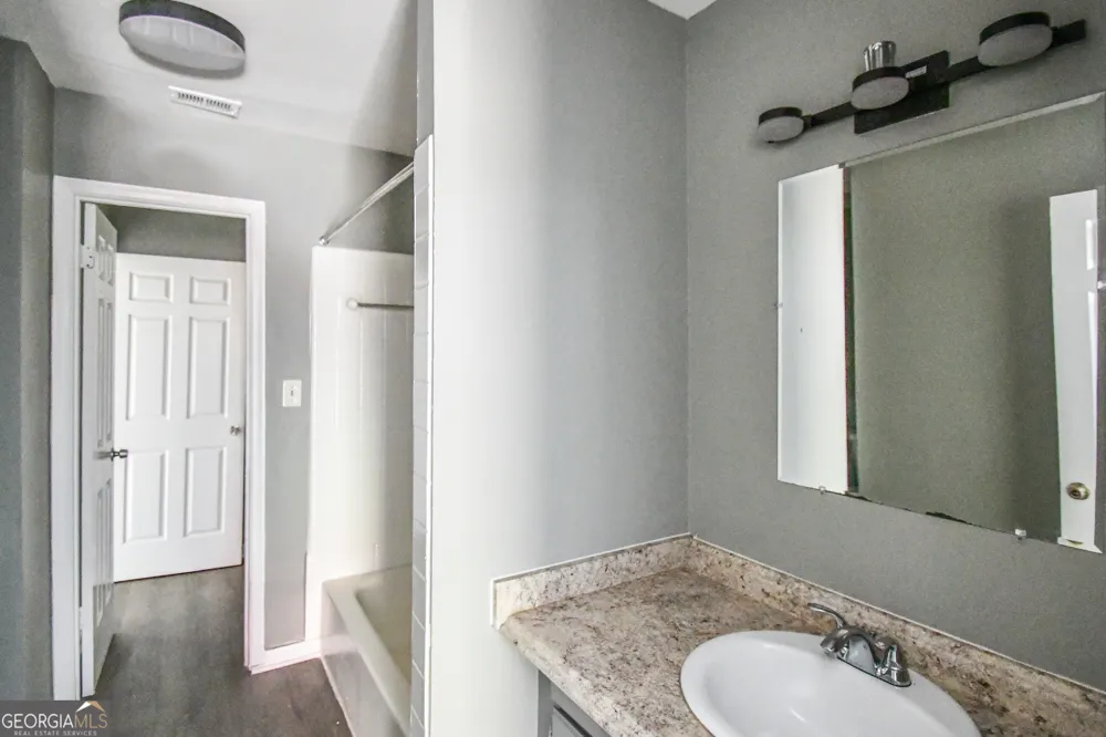 735 Oak DR Hapeville, GA 30354