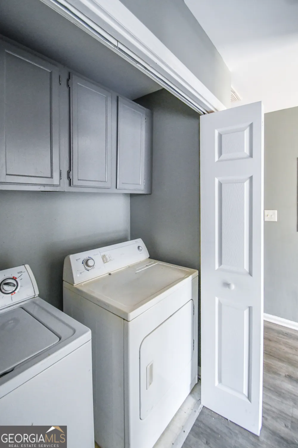 735 Oak DR Hapeville, GA 30354