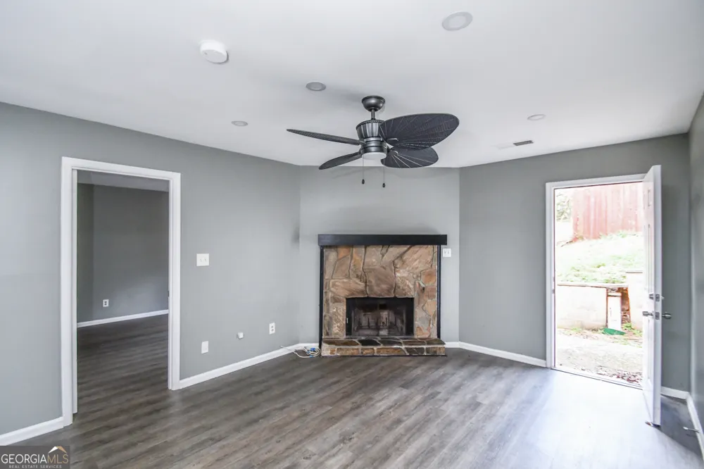 735 Oak DR Hapeville, GA 30354