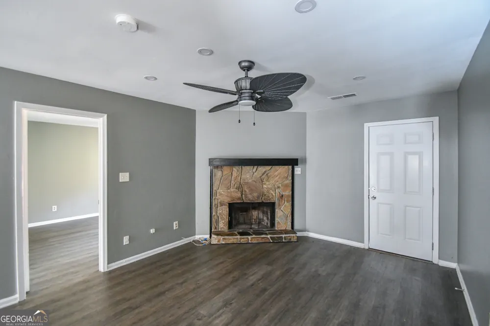 735 Oak DR Hapeville, GA 30354