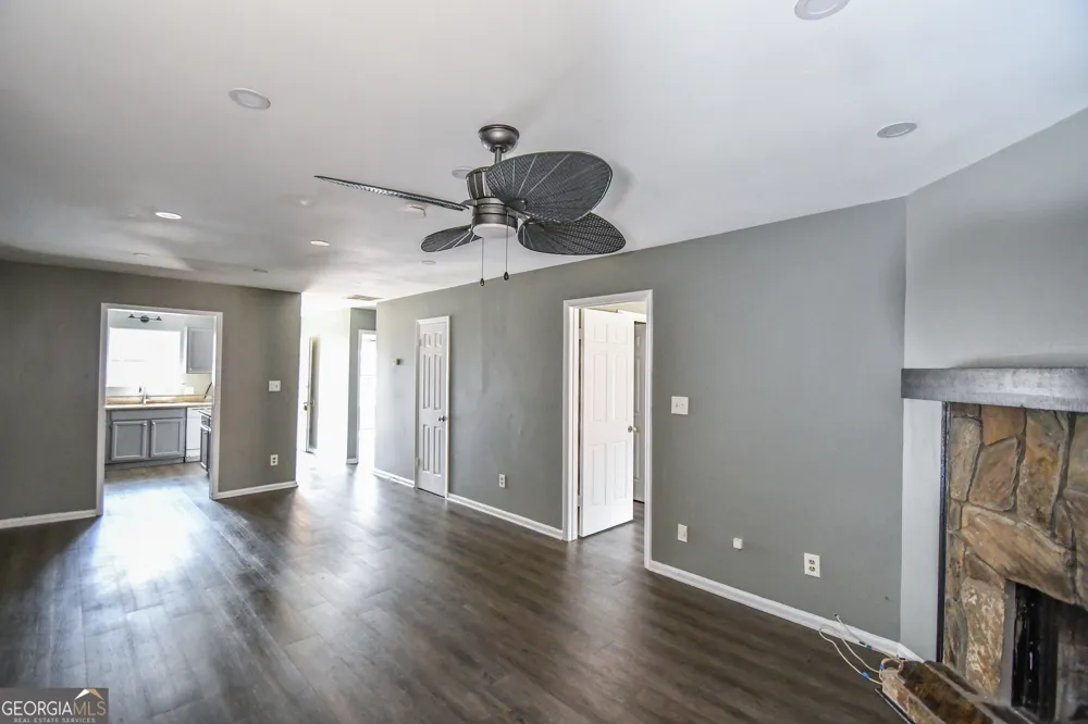 735 Oak DR Hapeville, GA 30354
