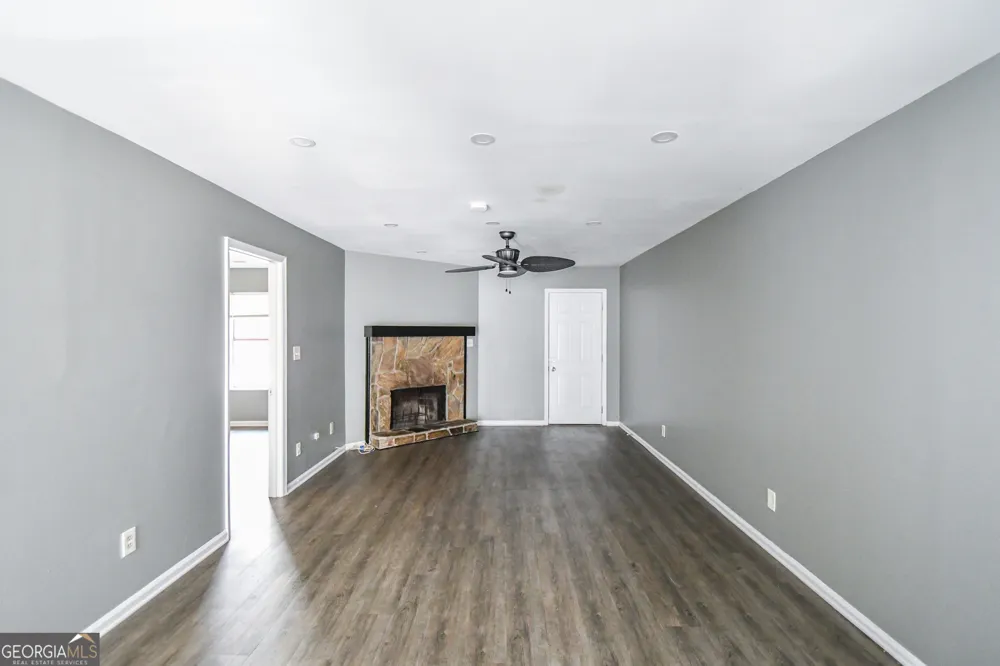 735 Oak DR Hapeville, GA 30354