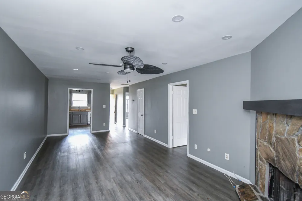 735 Oak DR Hapeville, GA 30354