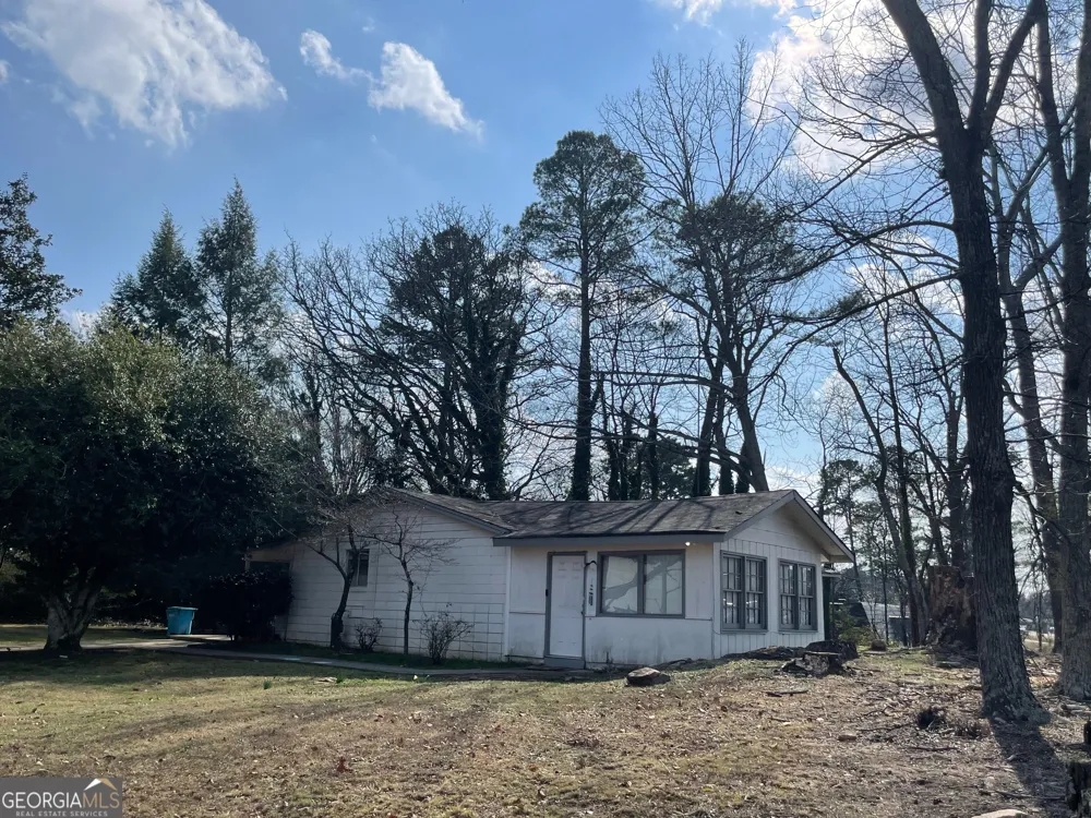 2153 Rosedale RD Snellville, GA 30078