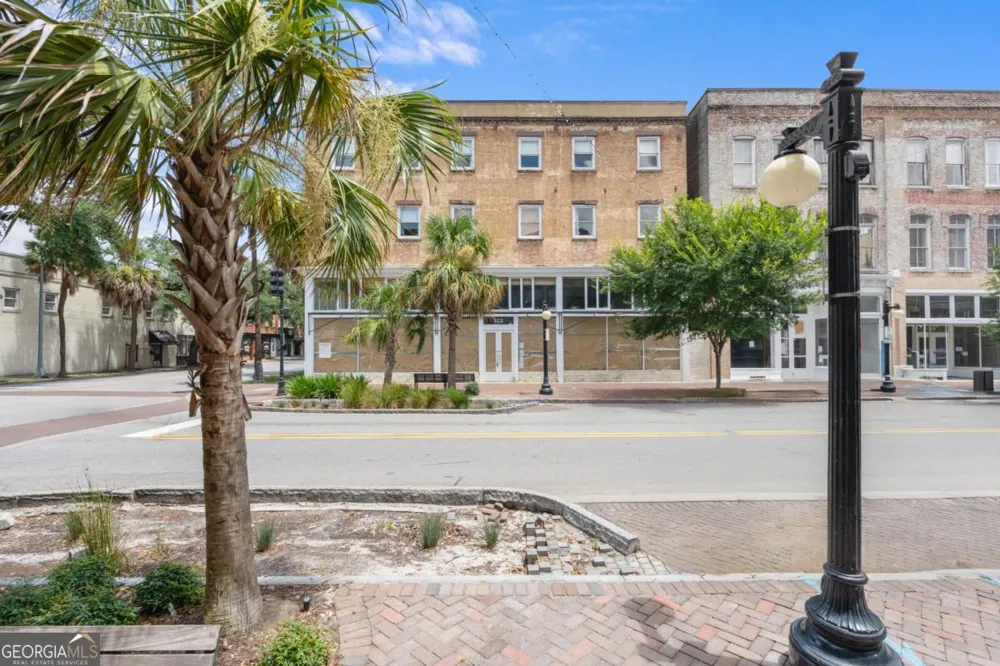 310 W Broughton ST Savannah, GA 31401