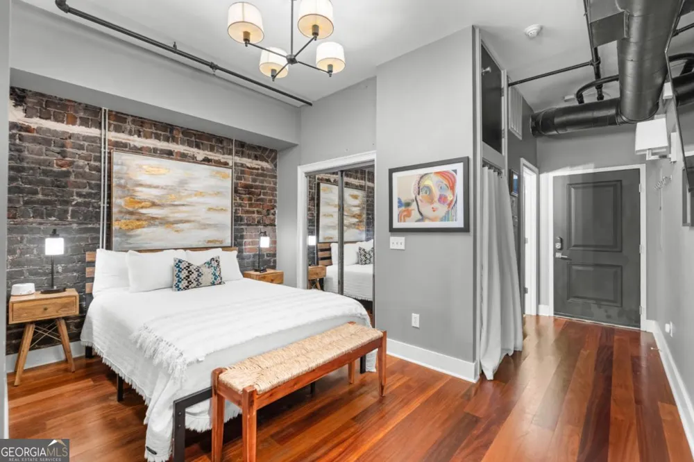 310 W Broughton ST Savannah, GA 31401
