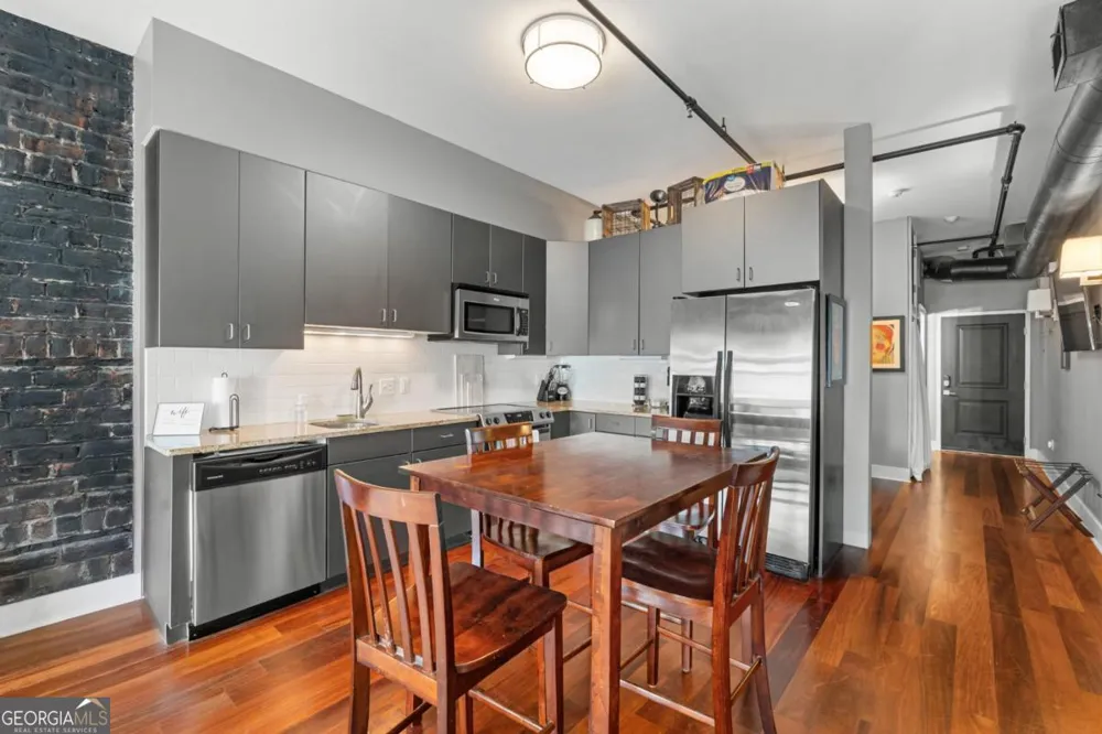 310 W Broughton ST Savannah, GA 31401