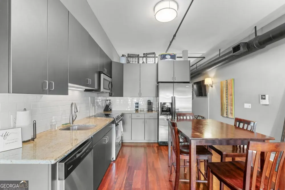 310 W Broughton ST Savannah, GA 31401