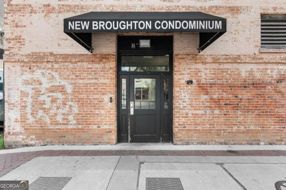 310 W Broughton ST Savannah, GA 31401
