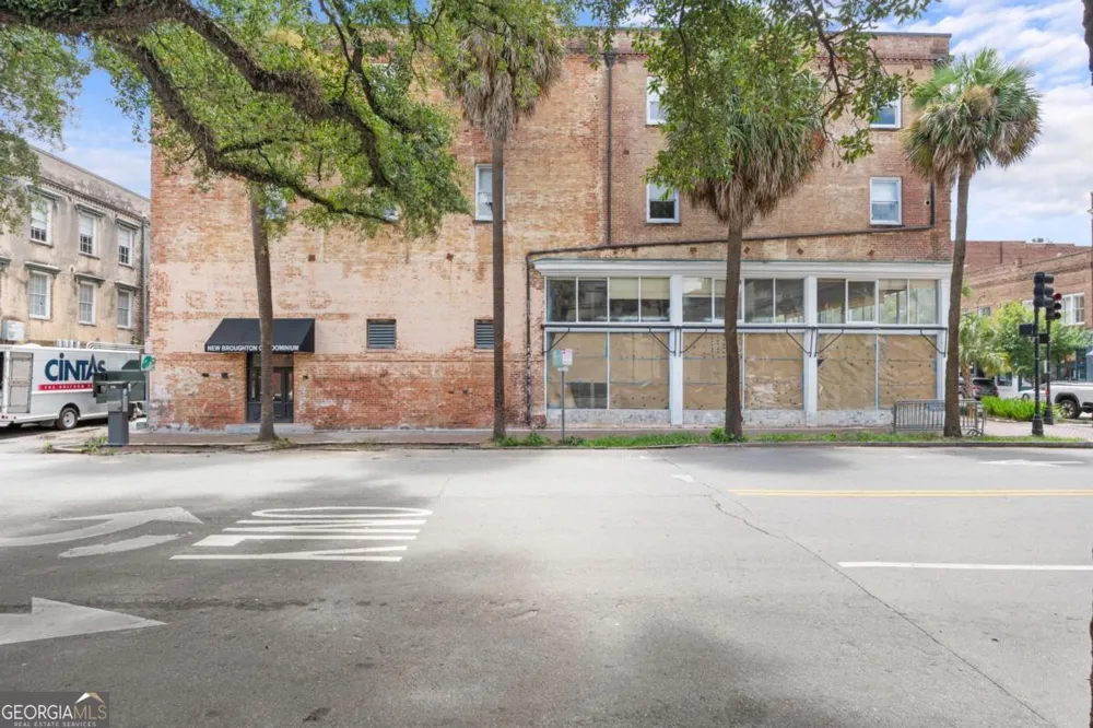 310 W Broughton ST Savannah, GA 31401