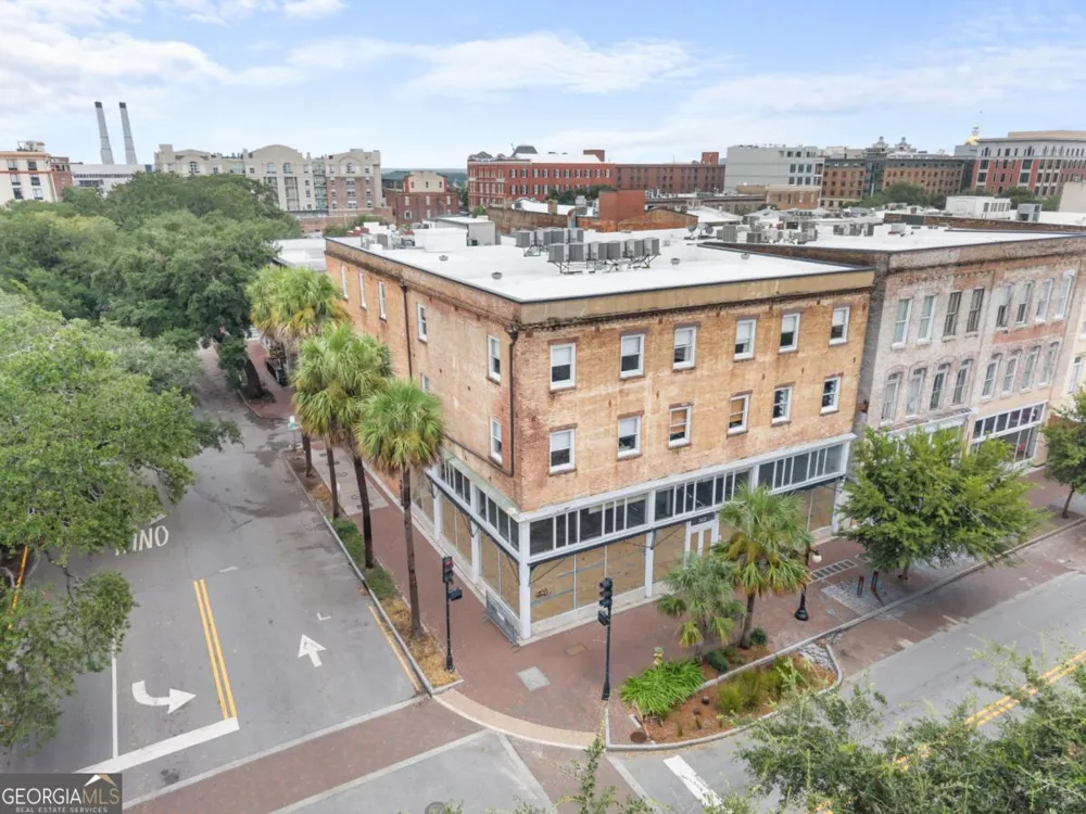 310 W Broughton ST Savannah, GA 31401