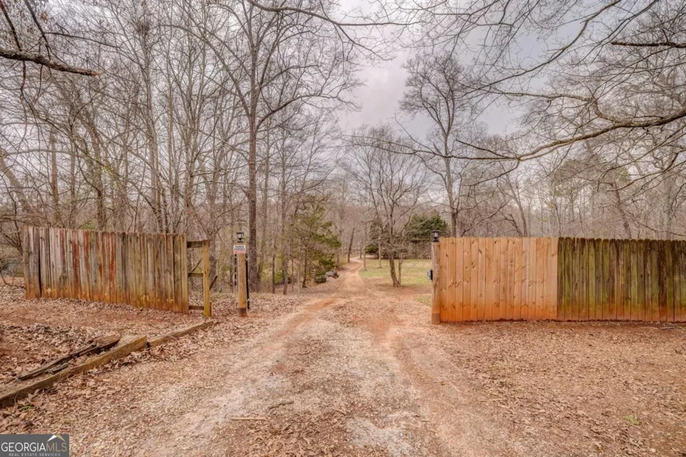 42 River Oaks DR SW Cartersville, GA 30120