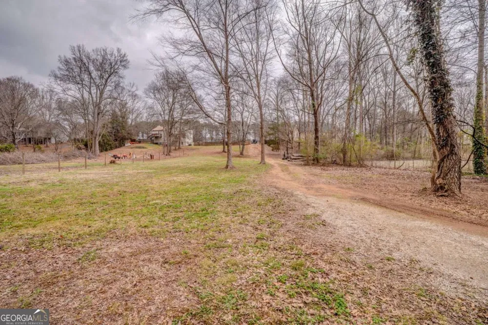 42 River Oaks DR SW Cartersville, GA 30120