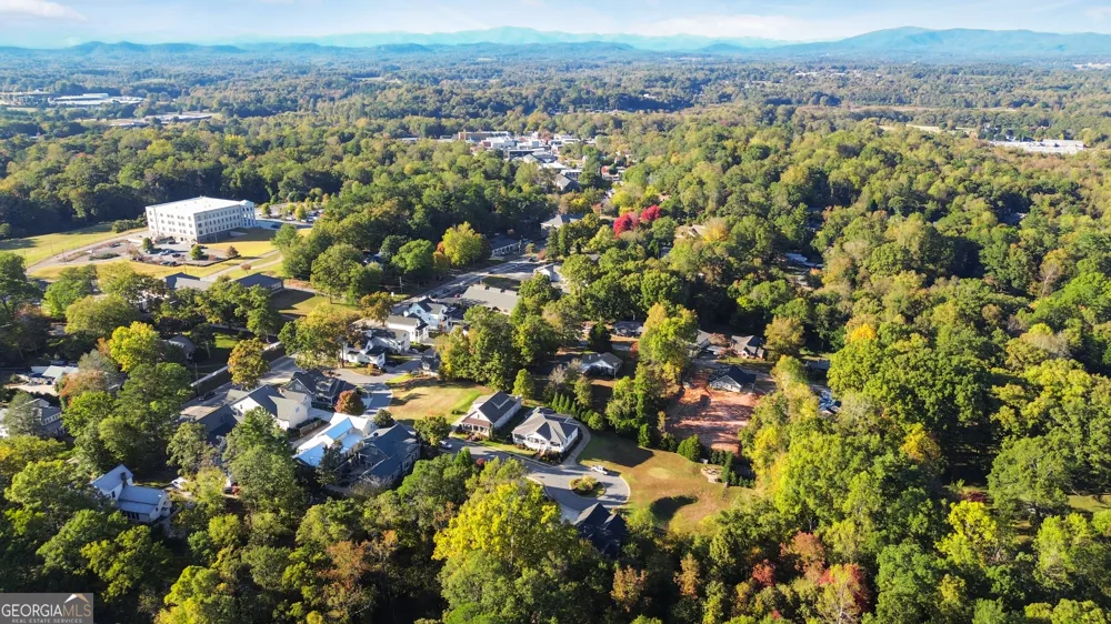 148 Village DR Clarkesville, GA 30523