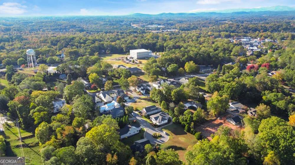148 Village DR Clarkesville, GA 30523