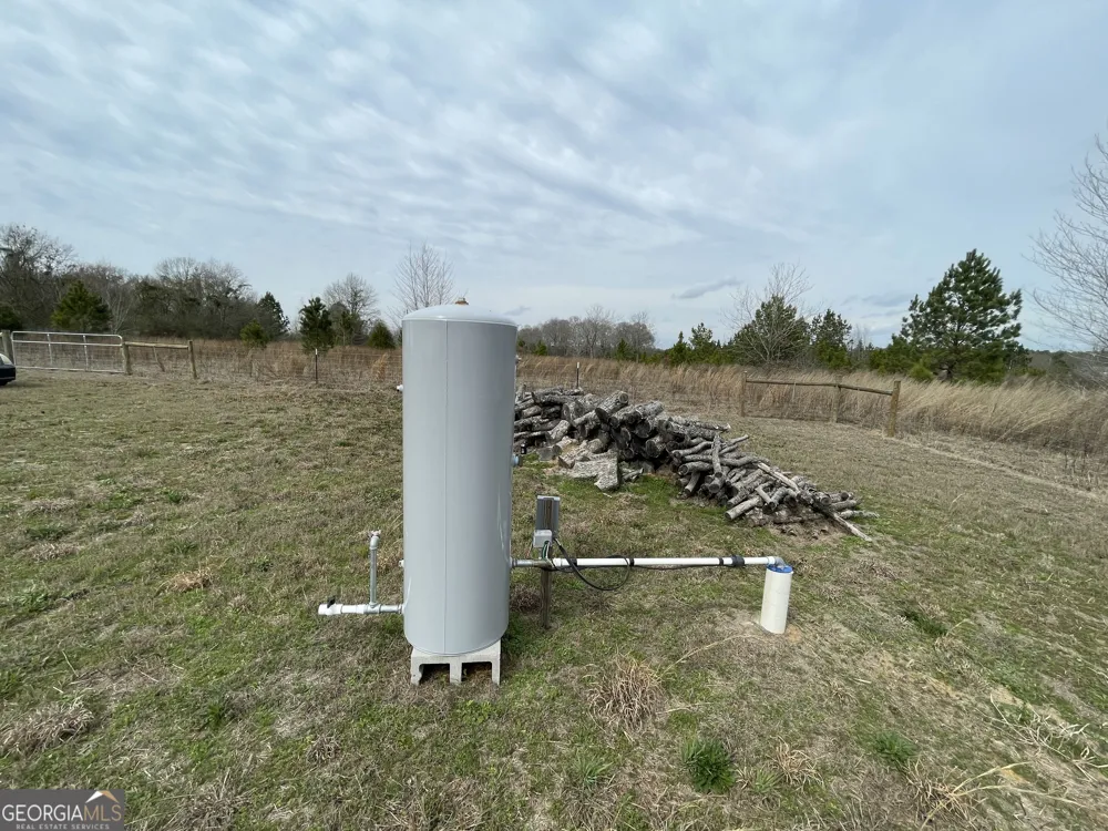 141 James English RD Cochran, GA 31014