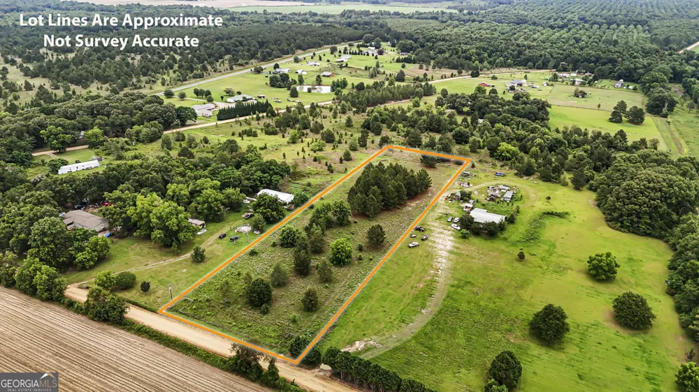 141 James English RD Cochran, GA 31014
