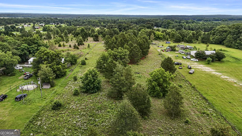 141 James English RD Cochran, GA 31014
