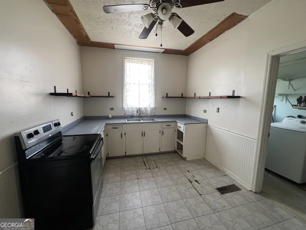 179 Independence ST Tignall, GA 30668
