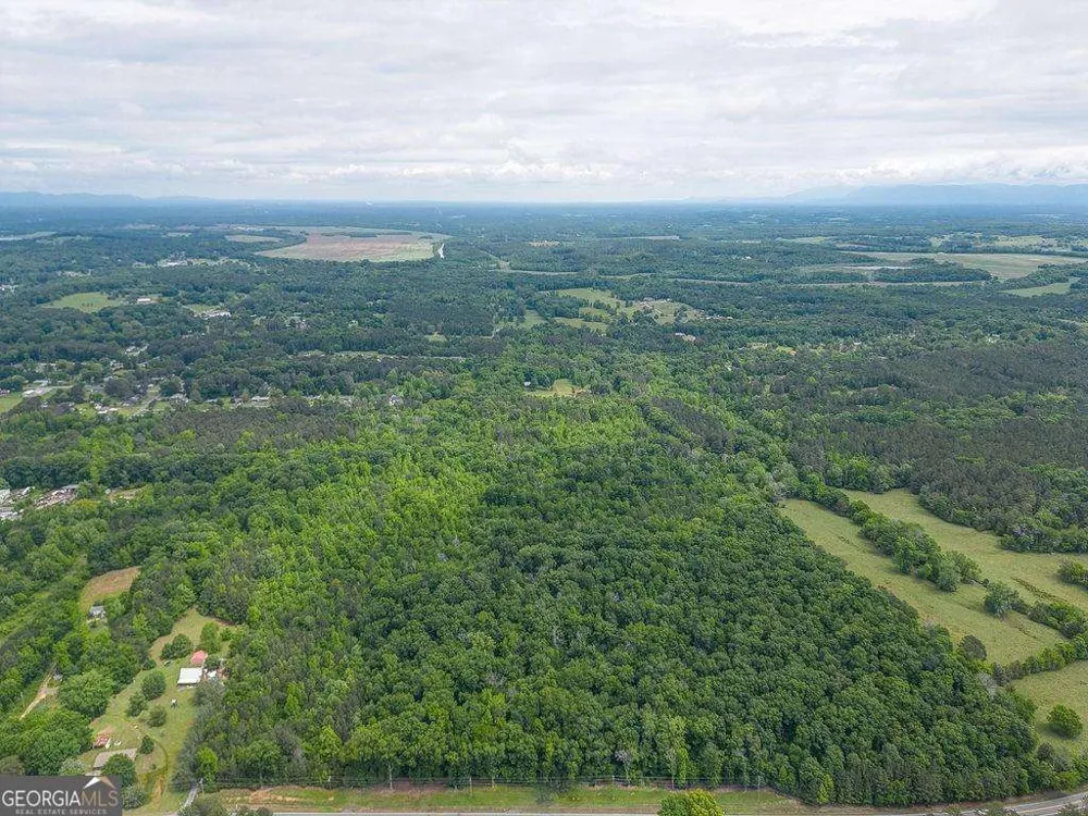 2148 Red Bud RD NE Calhoun, GA 30701
