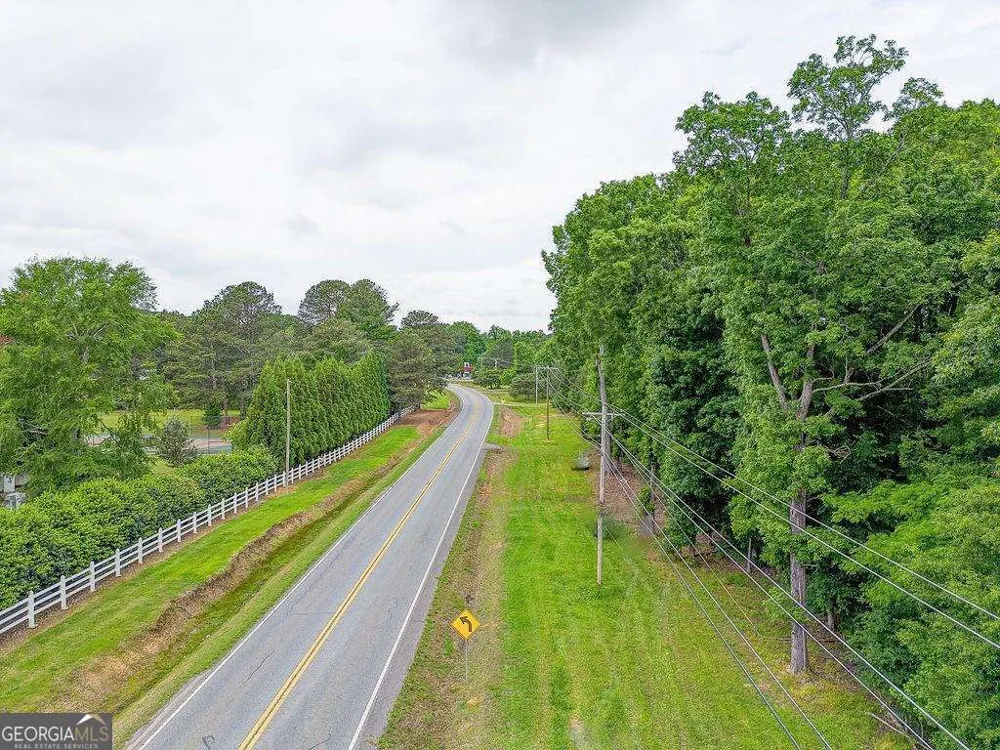 2148 Red Bud RD NE Calhoun, GA 30701