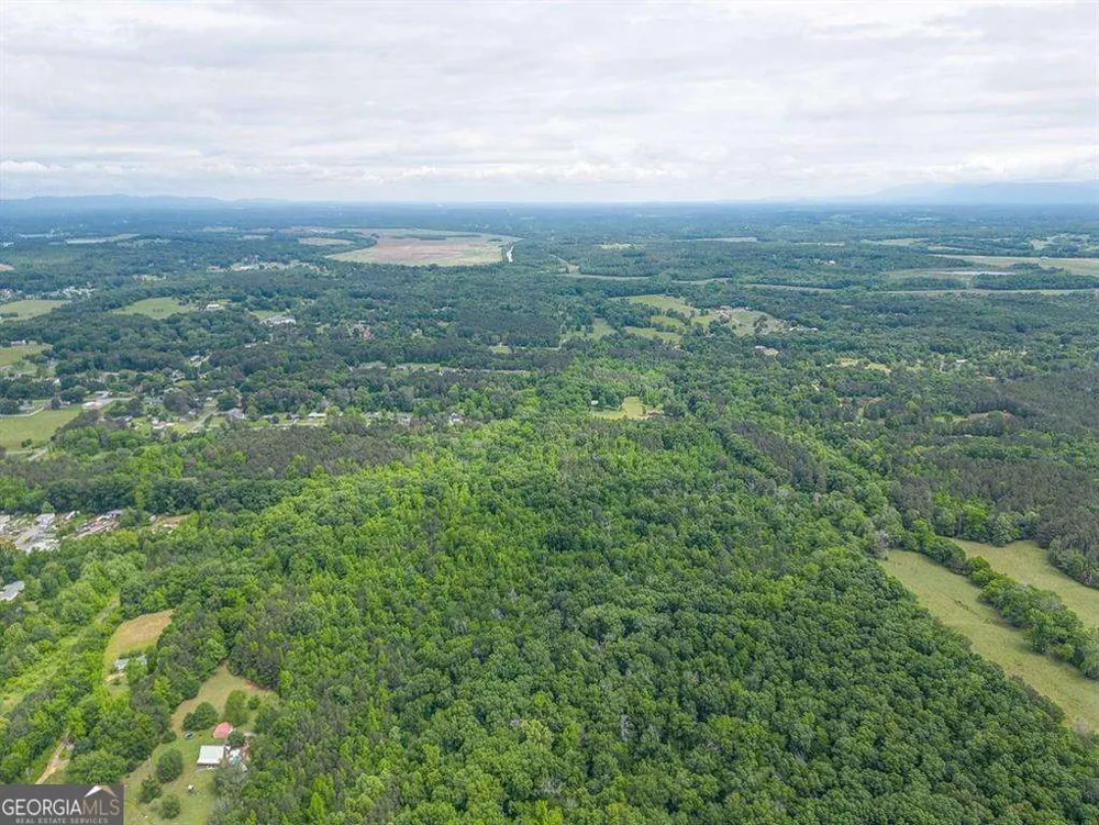 2148 Red Bud RD NE Calhoun, GA 30701