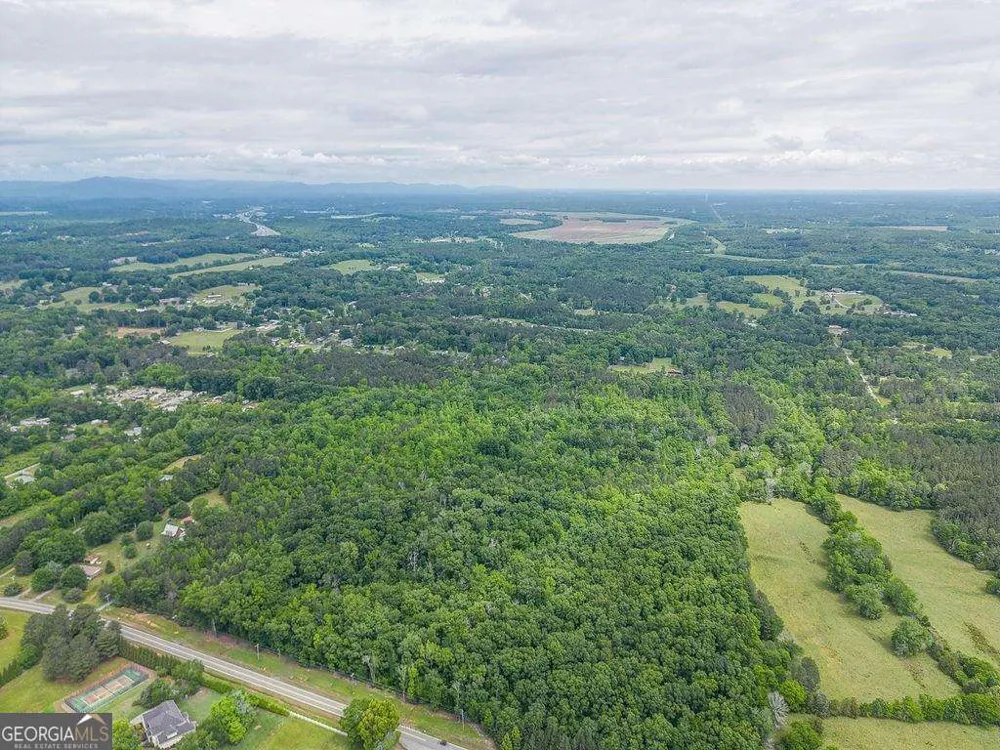 2148 Red Bud RD NE Calhoun, GA 30701