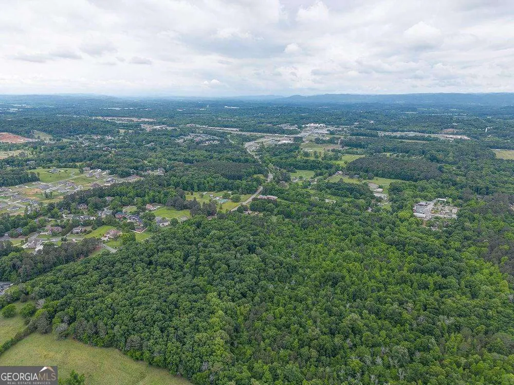 2148 Red Bud RD NE Calhoun, GA 30701