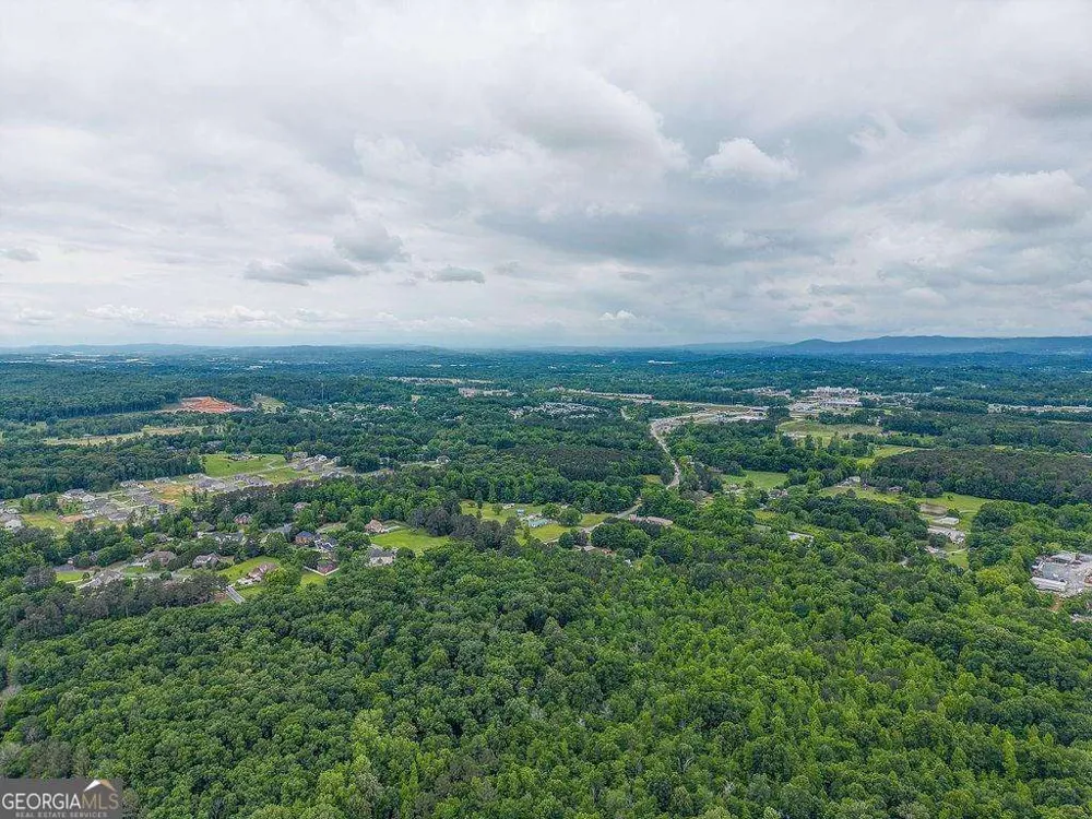 2148 Red Bud RD NE Calhoun, GA 30701