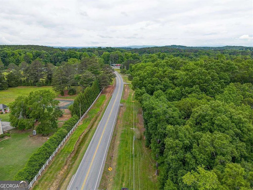 2148 Red Bud RD NE Calhoun, GA 30701