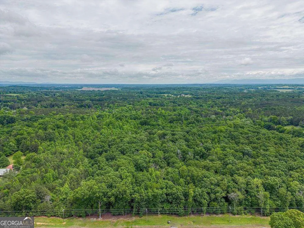 2148 Red Bud RD NE Calhoun, GA 30701