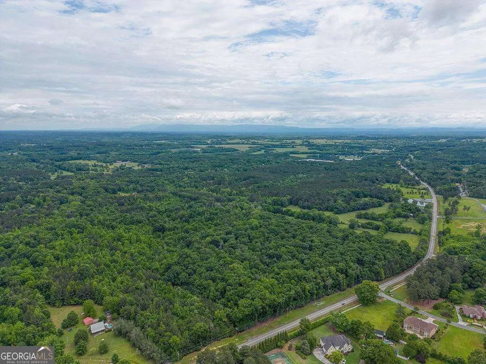 2148 Red Bud RD NE Calhoun, GA 30701