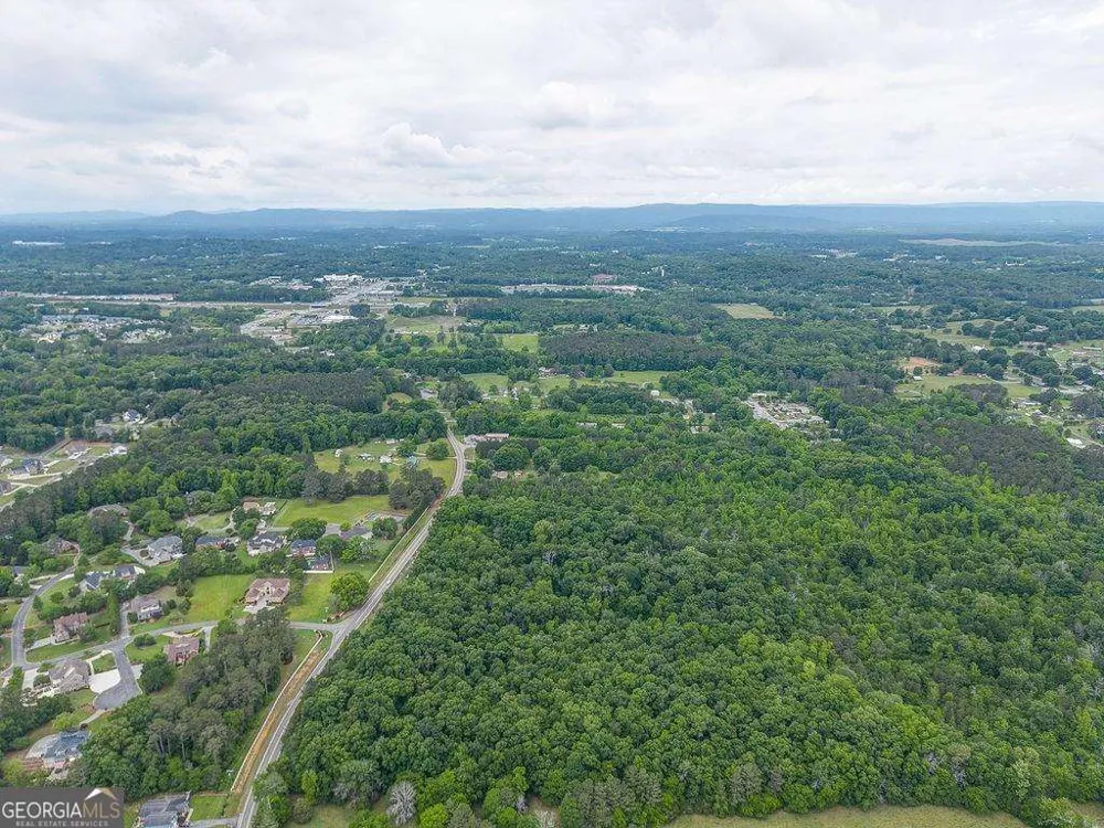 2148 Red Bud RD NE Calhoun, GA 30701