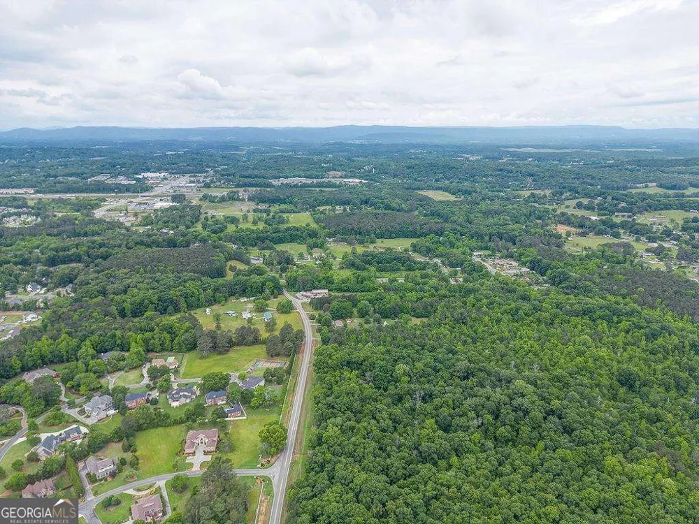 2148 Red Bud RD NE Calhoun, GA 30701