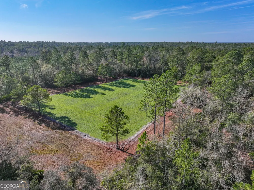 279 Mid River RD White Oak, GA 31568